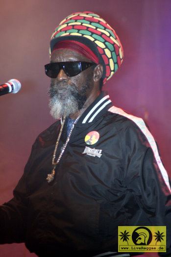 Duckie Simpson feat. Black Uhuru (Jam) 20. Summer Jam Festival, Fuehlinger See Koeln - Green Stage 09. Juli 2005 (2).jpg